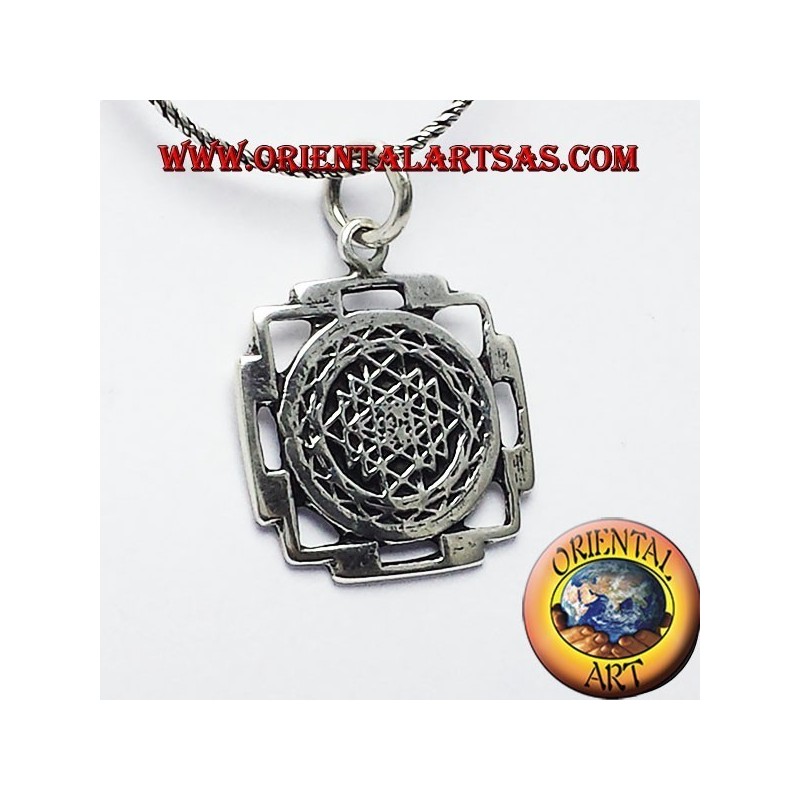 colgante de Sri Yantra en plata