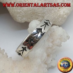 Bague en argent avec méduse stylisée gravée en bas-relief