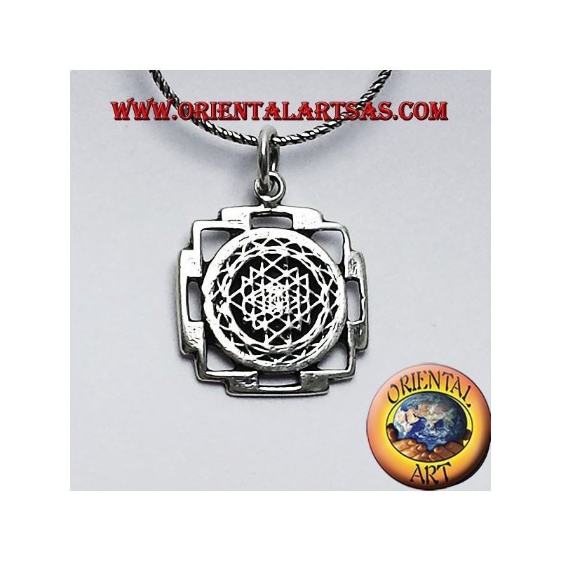 colgante de Sri Yantra en plata