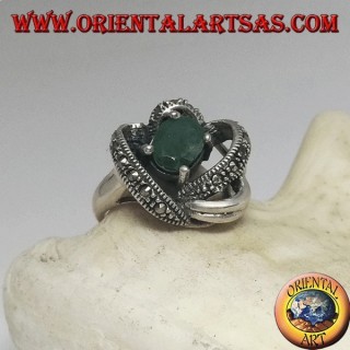 Anillo de plata con esmeralda ovalada natural engastada en 3D por hilos con maracssita