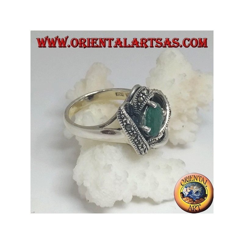 Anillo de plata con esmeralda ovalada natural engastada en 3D por hilos con maracssita