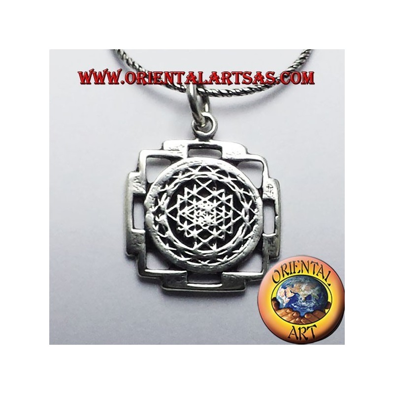 colgante de Sri Yantra en plata