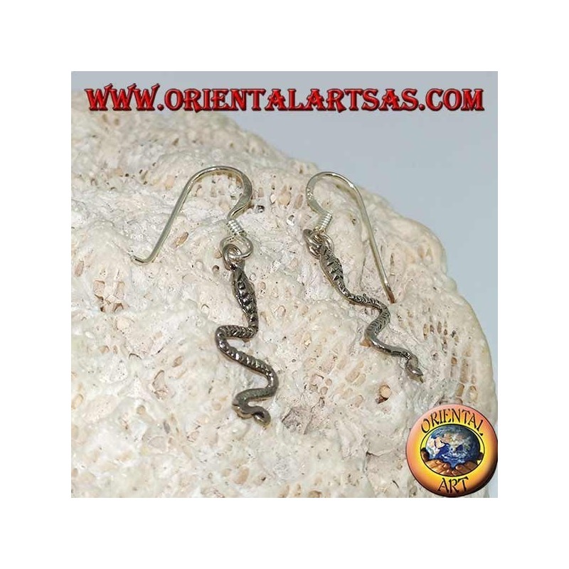 Boucles d'oreilles en argent avec serpent sinueux en mouvement