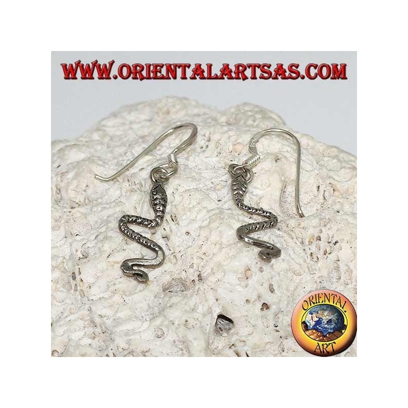 Orecchini in argento pendenti con serpente sinuoso in movimento