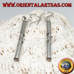 Boucles d'oreilles pendantes en argent avec tonneaux en bambou gravés
