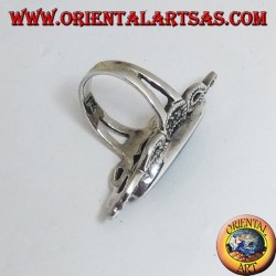 Silver ring with green shuttle agate and classic style decoration perforated with marcasite