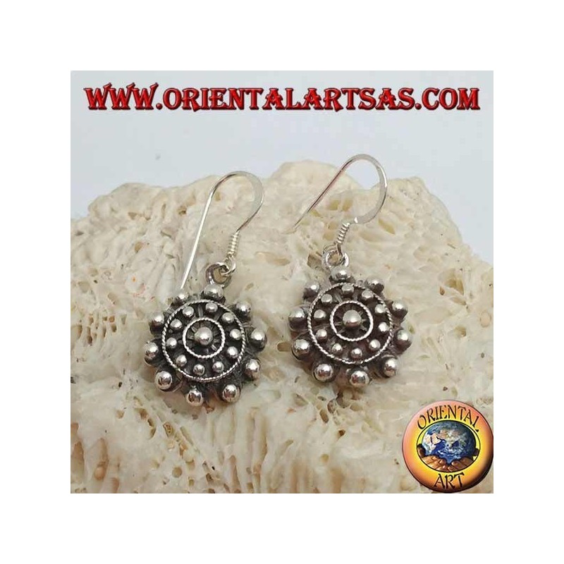 Silver earrings with concentric balls and lines