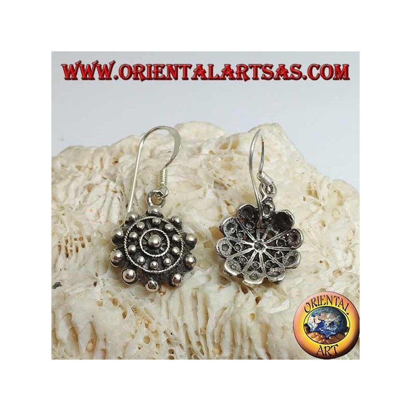 Silver earrings with concentric balls and lines