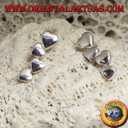 Silberohrringe mit einer Reihe von 4 Herzen mit glattem Lappen