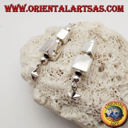 Boucles d'oreilles en argent avec parallélépipèdes et sphères alternées avec étoile suspendue finale