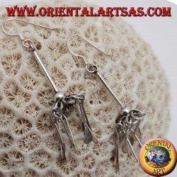 Aretes de plata con placas colgantes