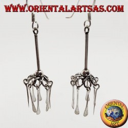 Aretes de plata con placas colgantes