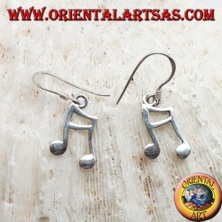 Pendientes de plata con un par de colgantes semicromados.