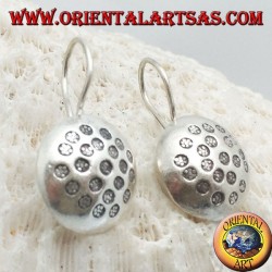 Boucles d'oreilles en argent, cercle arrondi avec disques martelés en bas-relief