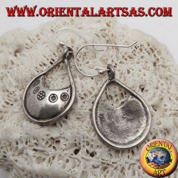 Boucles d'oreilles en argent avec gravures en bas-relief