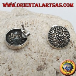 Boucles d'oreilles lobe rond en argent avec décorations ethniques perforées