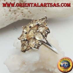 Bague fleur ovale en argent formée par des topazes de citrine navette intégrées