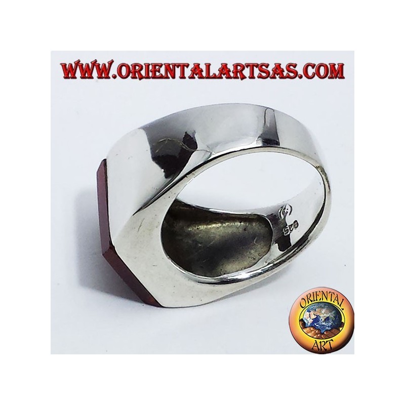 Anello in argento liscio con corniola quadrata sovrapposta