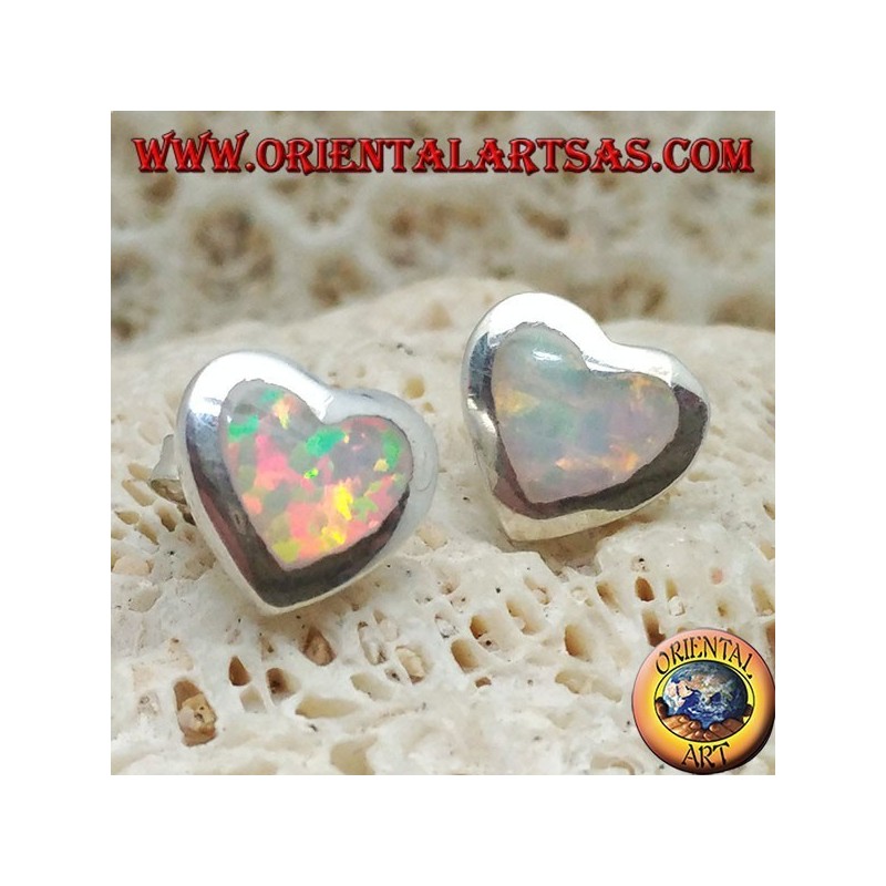 Orecchini in argento da lobo con opale bianco a forma di cuore e montatura liscia