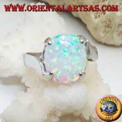Bague en argent avec ensemble opale blanc ovale et cadre incurvé sur les côtés