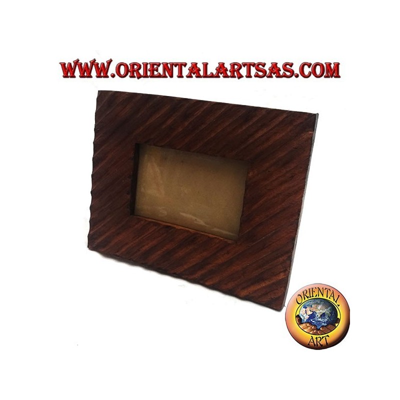Photo frame with oblique lines engraved in pine wood 25x20 cm