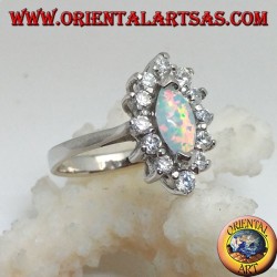 Silberring mit Shuttle-Harlekin-Opal an den Spitzen, umgeben von Zirkonen