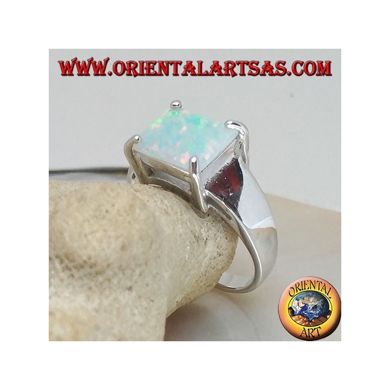 Silberring mit einem horizontalen rechteckigen Harlekinopal in vier Teile