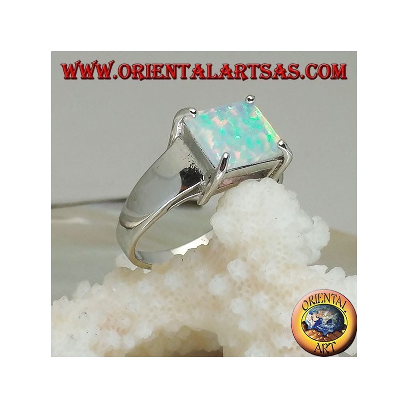 Silberring mit einem horizontalen rechteckigen Harlekinopal in vier Teile