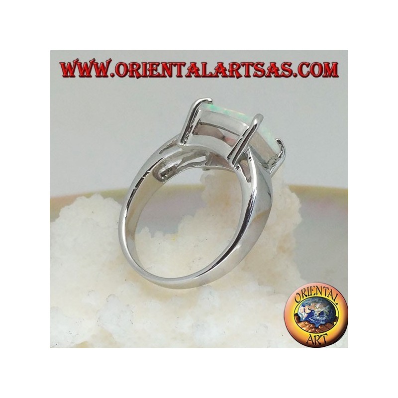 Anillo de plata con ópalo arlequín rectangular horizontal en cuatro