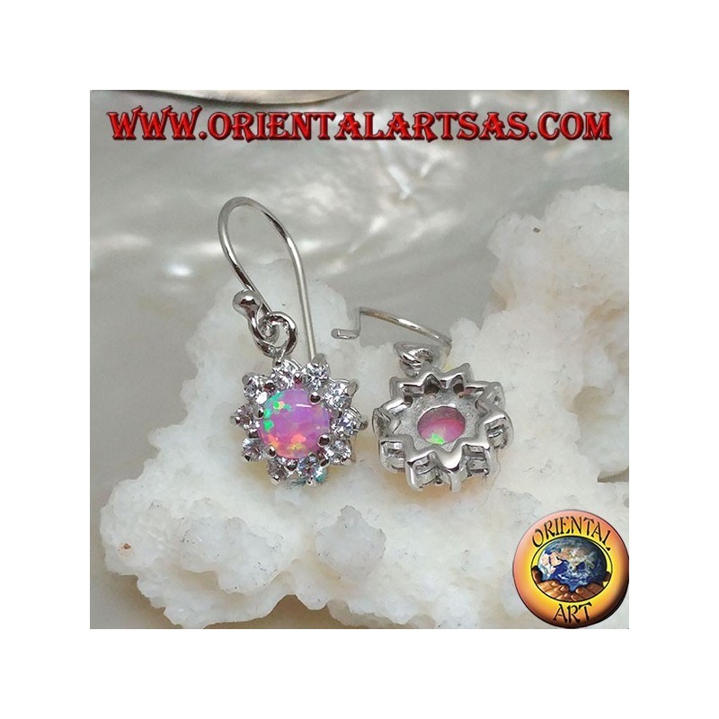 Orecchini in argento pendente con opale rosa tondo incastonato contornato da zirconi (piccolo)