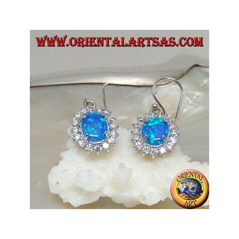 Silberohrringe mit ovalem blauem Feueropal, umgeben von Zirkonia (groß)