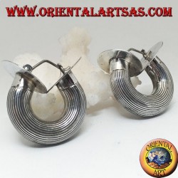 Boucles d'oreilles en argent à larges rayures avec section cylindrique et disques finaux