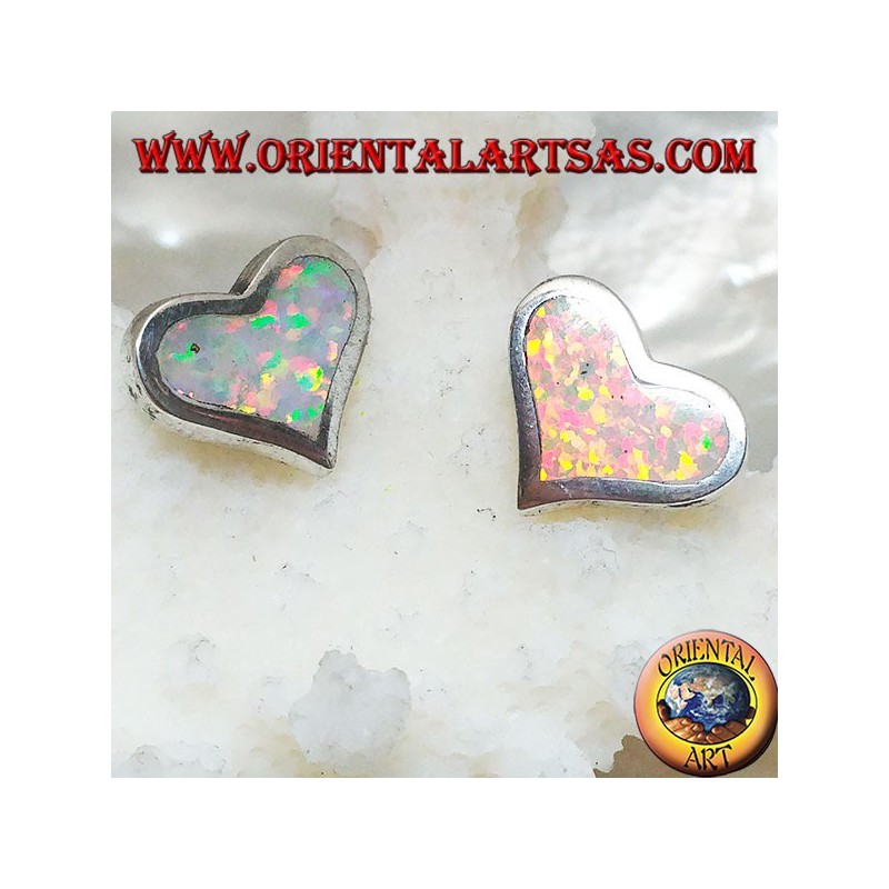 Orecchini in argento da lobo con opale bianco a forma di cuore largo e montatura liscia