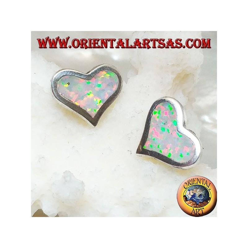 Orecchini in argento da lobo con opale bianco a forma di cuore largo e montatura liscia