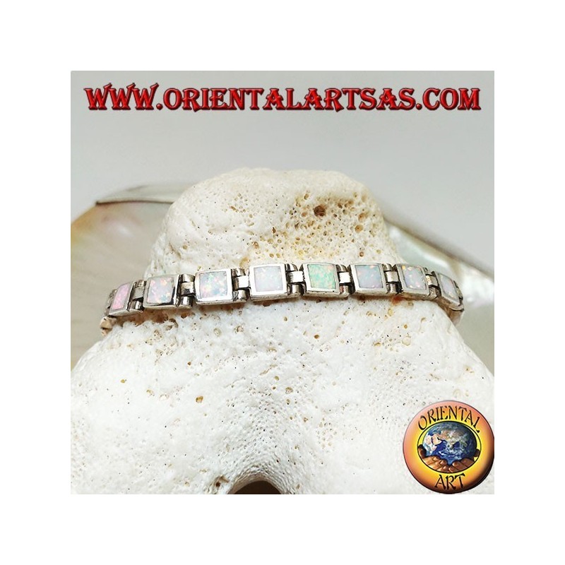 Bracelet montre en argent avec dix-huit opales arlequin carrées