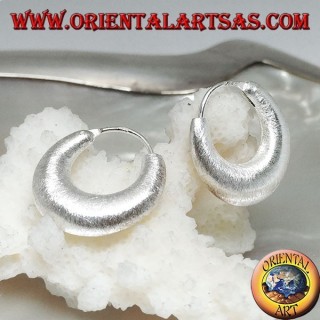 Boucles d'oreilles en argent, cercle arrondi en forme de croissant avec finition satinée 18 mm.