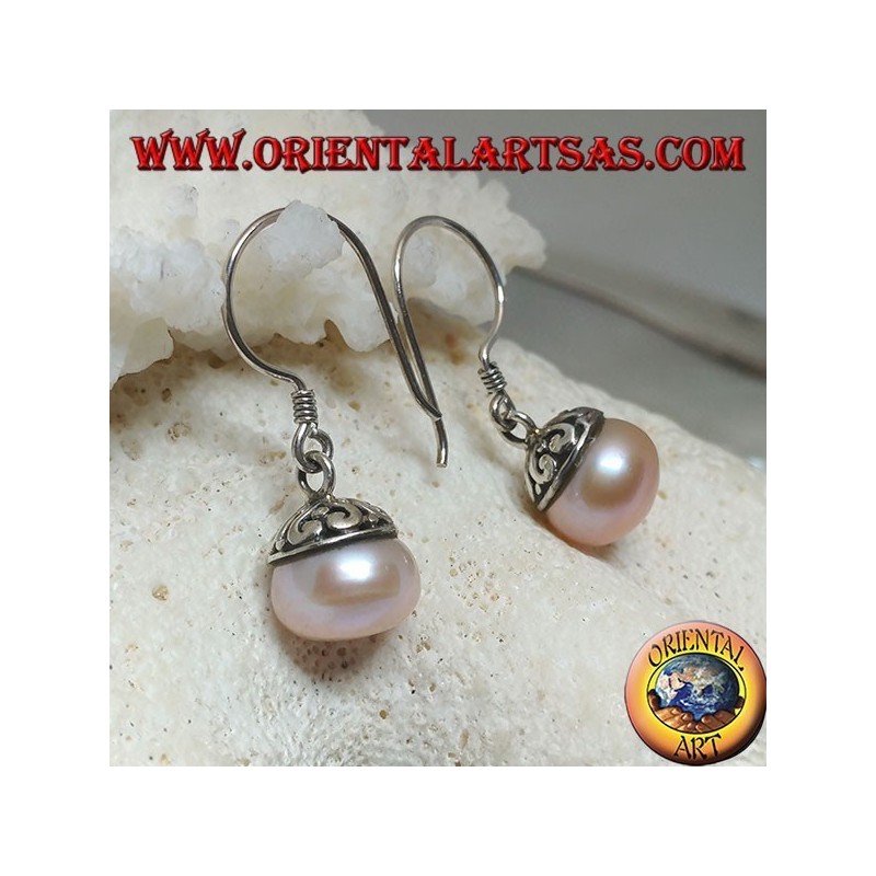 Pendientes de plata con perla rosa de agua dulce y decoración étnica.