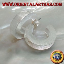 Boucles d'oreilles en argent à large cercle carré avec finition satinée et fermoir papillon 20 mm