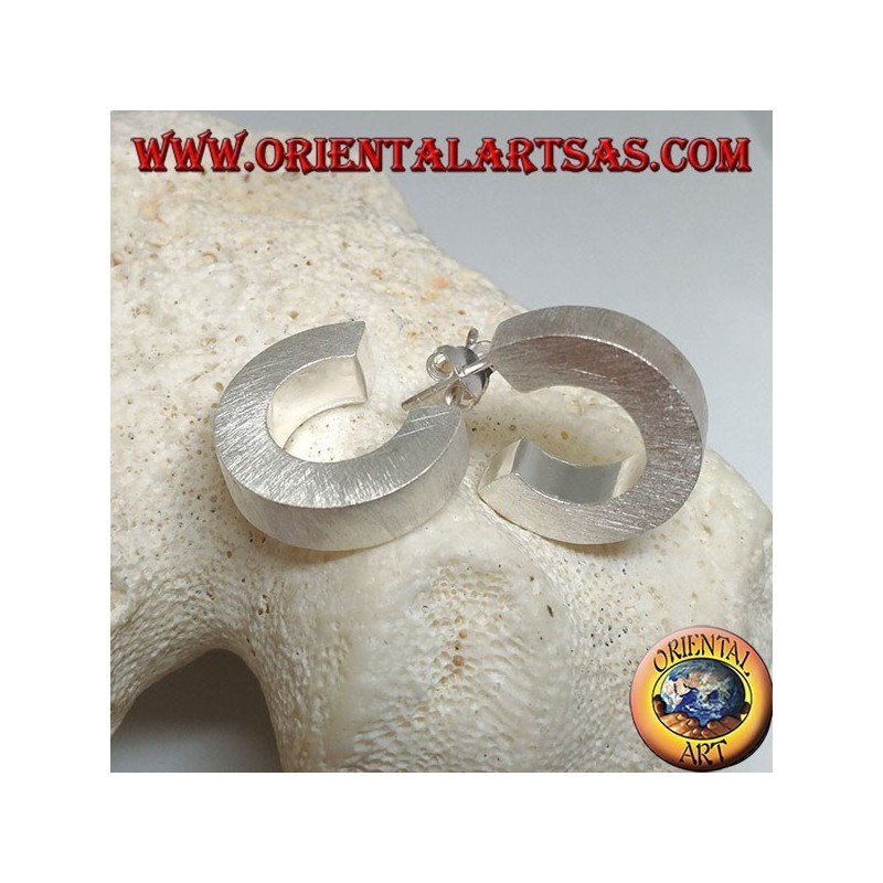 Silberne Ohrringe mit breitem Quadrat und satiniertem Finish und 20 mm Schmetterlingsverschluss