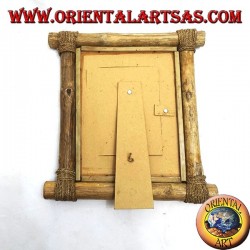 Vertical photo frame in coffee wood and decorations in bark sticks of 29 x 28 cm