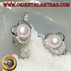 Silver lever-lock earrings with pearl wrapped in a thread knotted with cubic zirconia
