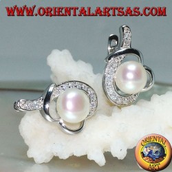 Boucles d'oreilles à fermoir à levier en argent avec perle enveloppée dans un fil noué avec de la zircone cubique