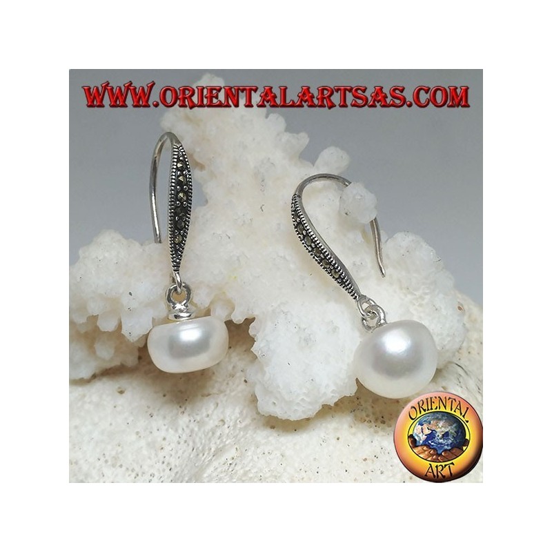 Pendientes de plata con perla blanca de agua dulce y gancho de marcasita