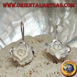 Boucles d'oreilles en argent en forme de grande rose satinée
