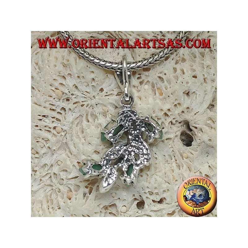 Colgante de plata en rama con hojas tachonadas de marcasita y esmeraldas naturales.