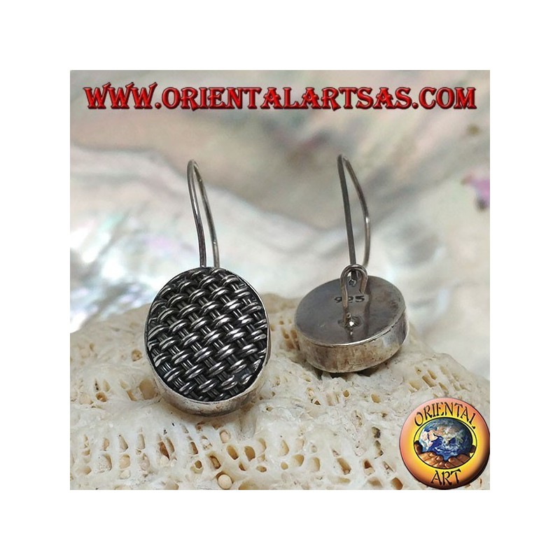 Boucles d'oreilles pendantes en argent avec ovale tissé serré