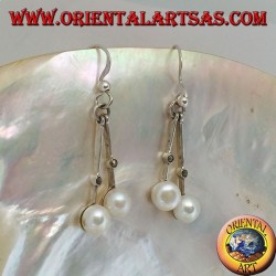 Pendientes de plata con varilla colgante con marcasita central y perla blanca de agua dulce final