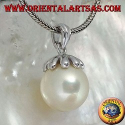 Colgante de plata con perla gigante de agua dulce y tapa de hoja