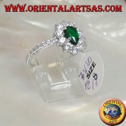 Silberring mit synthetischem Tropfen Smaragd, umgeben von Zirkonen