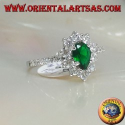 Bague en argent avec goutte d'émeraude synthétique sertie de zircons